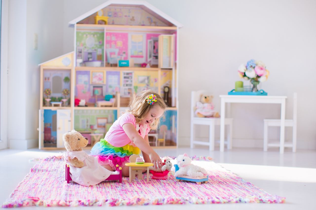 Zabawki dla dziewczynki – z nimi poczuje się jak prawdziwa mama