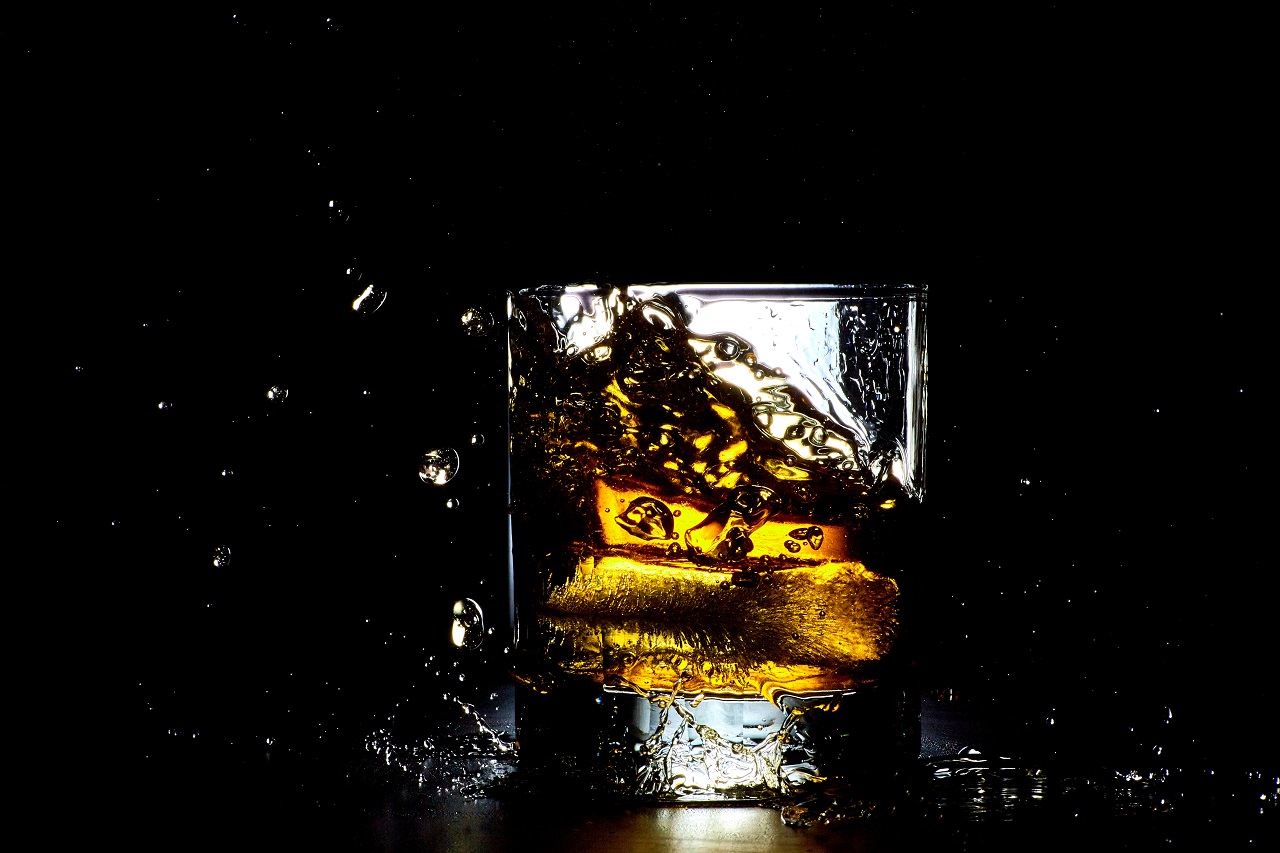 Whisky – szlachetny alkohol na przyjęcie