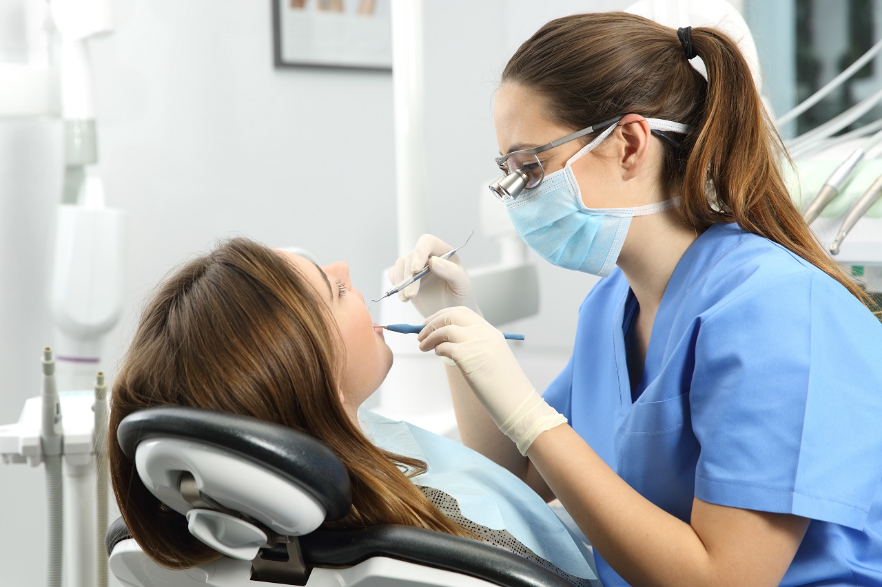 Stomatolog – jak wybrać dobrego dentystę?
