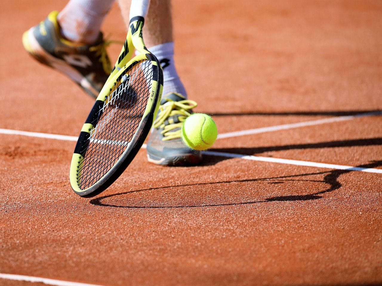 Kort tenisowy – w jaki sposób o niego dbać?